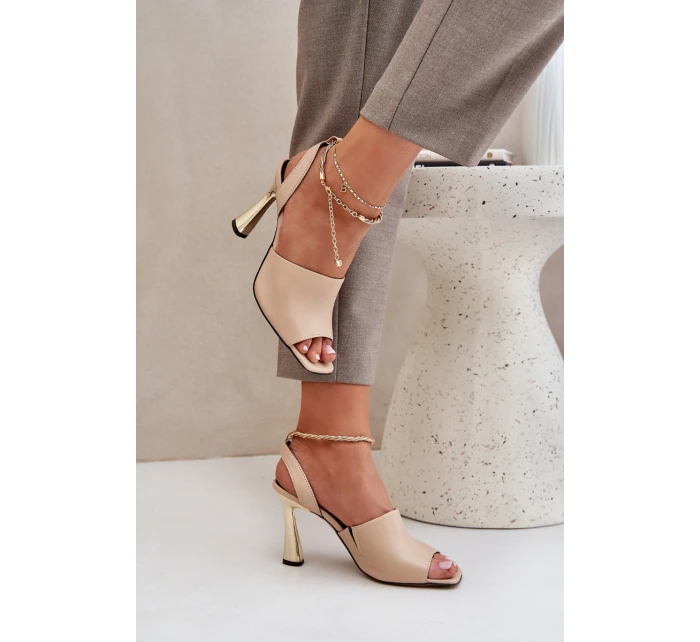 Kožené Sandály Na Jehlovém Podpatku S Ozdobným  Béžové model 21683561 - CheBello