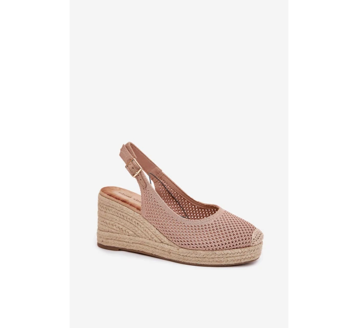 Dámské sandály na klínu s pletením růžové model 21699676 - Boto Dámské sandály na klínu s pletením růžové model 21699676 - Boto