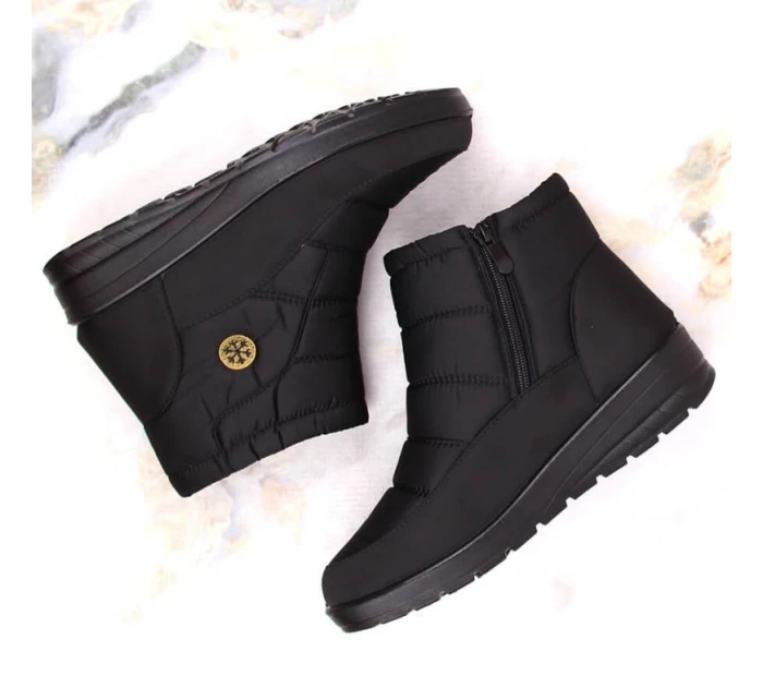 Novinky W EVE437A černé sněhule na podpatku