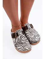 Dámské sandály s přezkou model 22368096 Zebra - Inblu Dámské sandály s přezkou model 22368096 Zebra - Inblu