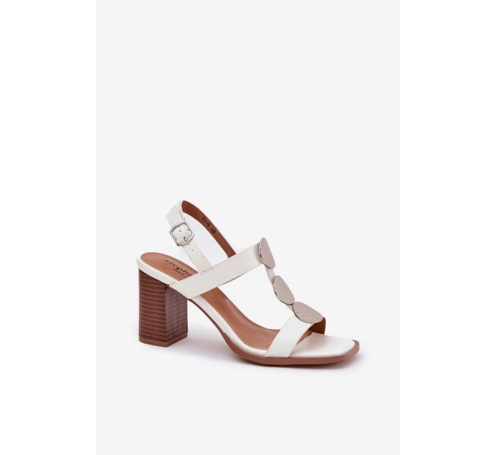 Dámské sandály na podpatku s ozdobným páskem bílé model 21687244 - Boto
