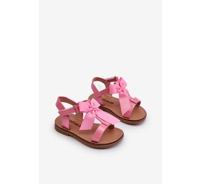Lakýrované dětské sandálky s mašlí na suchý zip růžové Joratia Lakýrované dětské sandálky s mašlí na suchý zip růžové Joratia