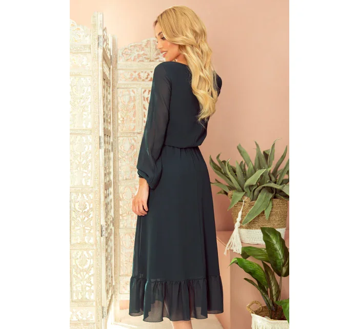 Dámské šifonové šaty v lahvově zelené barvě v délce midi, s dekoltem a volánkem 304-2 Dámské šifonové šaty v lahvově zelené barvě v délce midi, s dekoltem a volánkem 304-2