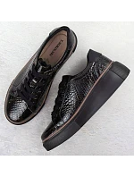 Dámské lakované kožené polobotky s  černé, model 22346950 - T.Sokolski