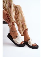 Kožené dámské žabky model 21646214 stříbrné - Zazoo Kožené dámské žabky model 21646214 stříbrné - Zazoo