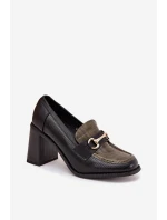 Dámské polobotky na podpatku s a zlatým detailem model 21709852 - Boto