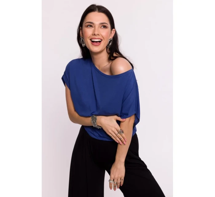model 19670581 Viskózový top s výstřihem na ramena modrý - BeWear model 19670581 Viskózový top s výstřihem na ramena modrý - BeWear