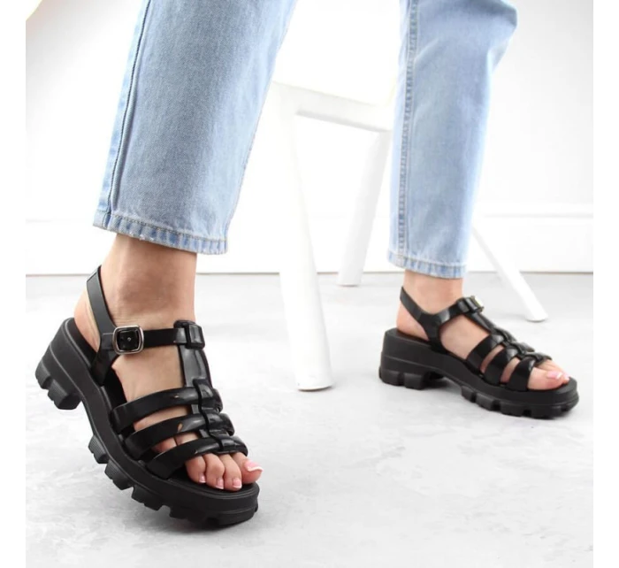 Gumové sandály s W model 20183821 - Zaxy