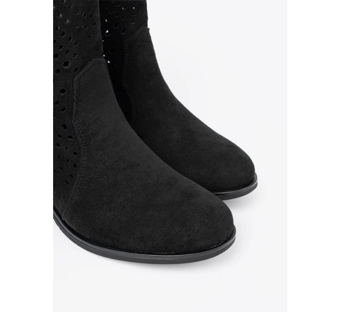 Výborné dámské  kotníčkové boty černé bez podpatku