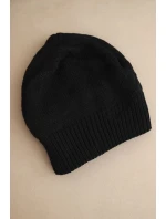 Dámská zimní čepice z vlny s pruhovaným vzorem K471 černá Dámská zimní čepice z vlny s pruhovaným vzorem K471 černá