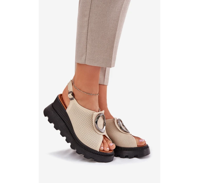 Dámské Kožené Sandály Na Klínu S Ozdobou Béžové Artiker model 21695584 - Boto