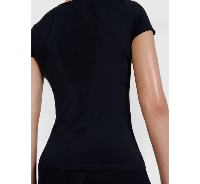 Dámské rychleschnoucí tričko na jógu a model 21815470 - 4F Dámské rychleschnoucí tričko na jógu a model 21815470 - 4F