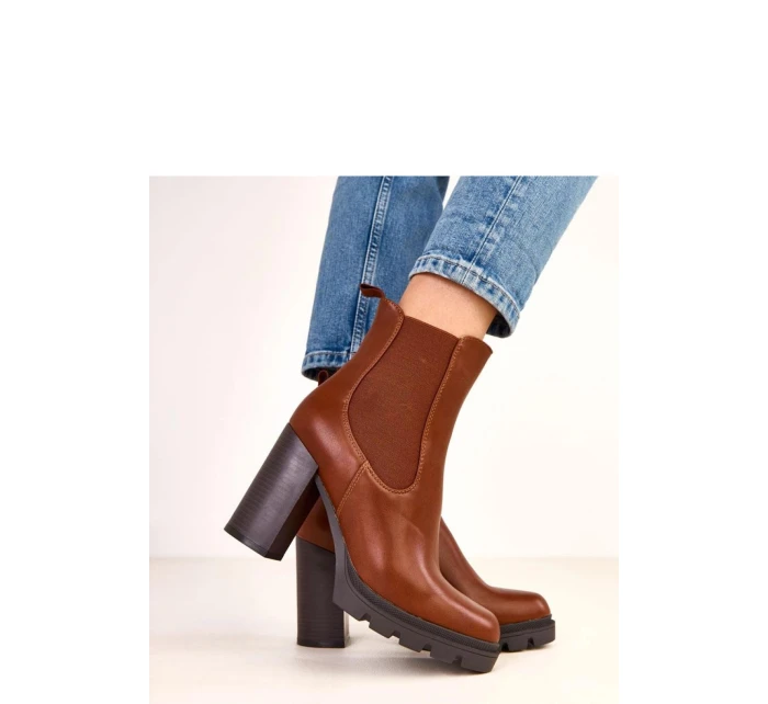 Boty na podpatku model 220578 Solea Boty na podpatku model 220578 Solea