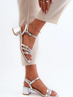 Dámské sandály na nízkém podpatku z ekokůže model 21656597 stříbrné - SERGIO LEONE