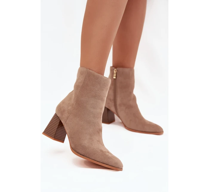 Dámské Botky Z Eko Semiše Na Podpatku Se Zámkem Béžové Zelita Dámské Botky Z Eko Semiše Na Podpatku Se Zámkem Béžové Zelita