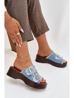 Dámské pantofle na platformě se zlatými sponami modré model 21919118 - Boto Dámské pantofle na platformě se zlatými sponami modré model 21919118 - Boto