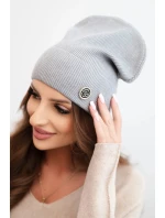 Dámská čepice z modalu a viskózy s ozdobným knoflíkem šedá Dámská čepice z modalu a viskózy s ozdobným knoflíkem šedá