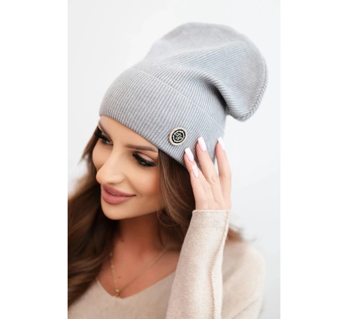 Dámská čepice z modalu a viskózy s ozdobným knoflíkem šedá Dámská čepice z modalu a viskózy s ozdobným knoflíkem šedá