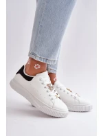 Nízké Tenisky Z Eko Kůže S Přívěsky model 21667696 - Boto Nízké Tenisky Z Eko Kůže S Přívěsky model 21667696 - Boto