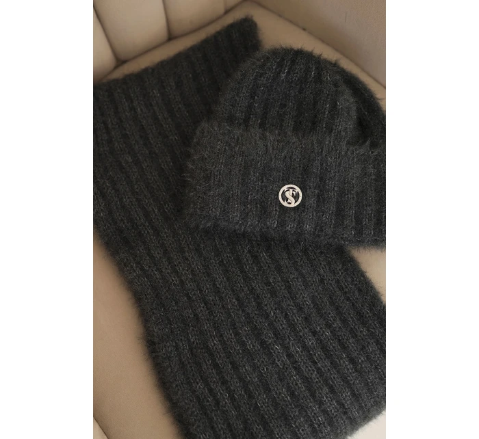 Dámská souprava čepice a dlouhý šál z měkké příze grafitový