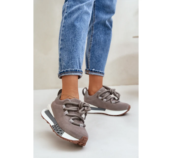 Semišové dámské sneakersy na platformě s tlustým šněrováním Artiker 54C1463 šedé Semišové dámské sneakersy na platformě s tlustým šněrováním Artiker 54C1463 šedé
