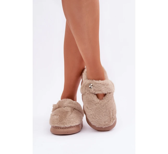 Pantofle S Tmavě Béžové model 21681715 - Boto Pantofle S Tmavě Béžové model 21681715 - Boto