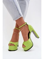Lakované dámské sandály na podpatku a platformě Zelené model 21951663 - Boto