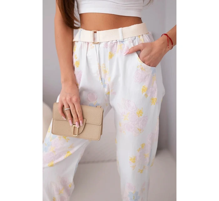Dámské viskózové kalhoty s květinami a páskem bílé Dámské viskózové kalhoty s květinami a páskem bílé