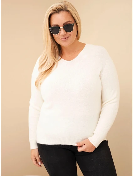 Dámský svetr Plus Size z baby alpaky s dlouhým rukávem ecru Dámský svetr Plus Size z baby alpaky s dlouhým rukávem ecru