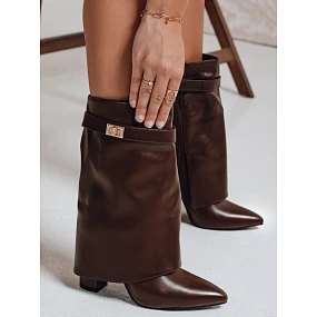 Dámské kozačky na jehlovém podpatku s širokým svrškem hnědé Dstreet model 21992368 - FashionStreet Dámské kozačky na jehlovém podpatku s širokým svrškem hnědé Dstreet model 21992368 - FashionStreet