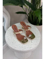 Dámské lodičky na podpatku s ozdobným detailem Zlaté Lorissa