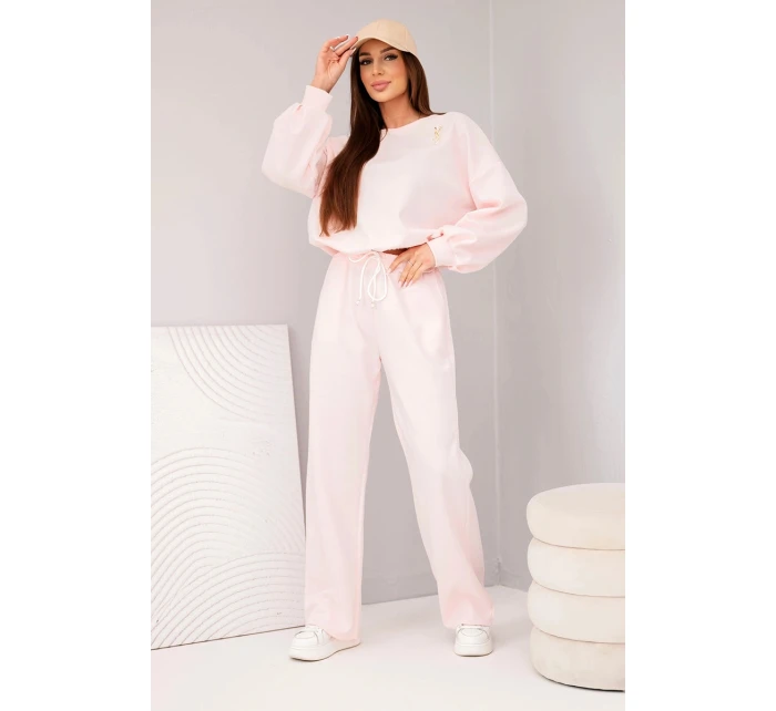 Dámský komplet máslová mikina s broží a kalhoty s rovnými nohavicemi pudrově růžová