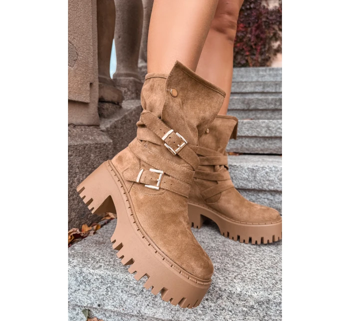 Dámské kotníkové boty na masivním podpatku s přezkami a páskem Khaki model 21715462 - Boto Dámské kotníkové boty na masivním podpatku s přezkami a páskem Khaki model 21715462 - Boto