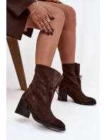 Kožené semišové dámské kotníkové boty na podpatku model 21744772 čokoládové - Zazoo