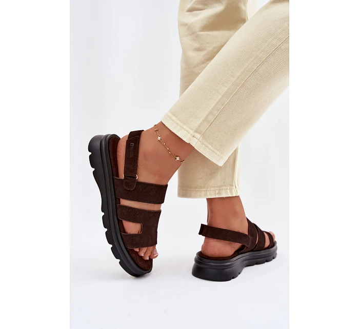 Dámské sandály z semiše Big Star model 22064147 Čokoládové - Big Star Shoes