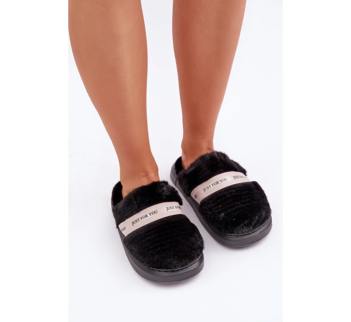 Pantofle S Dekorativním Páskem Černé model 21681795 - Boto