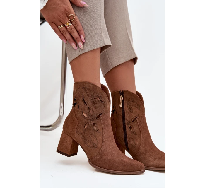 Semišové perforované dámské kotníkové boty na podpatku Zazoo 3647 hnědé