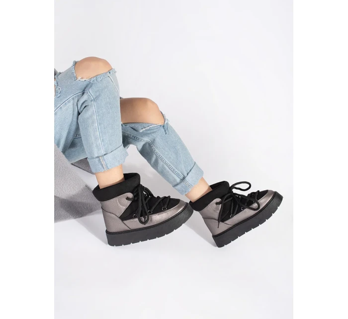 Pěkné dámské černé  sněhule platforma