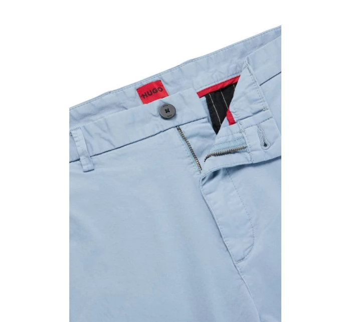 Pánské dlouhé kalhoty Hugo Boss slim fit z elastického bavlněného gabardénu modré barvy (50468314-451) Pánské dlouhé kalhoty Hugo Boss slim fit z elastického bavlněného gabardénu modré barvy (50468314-451)