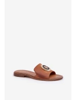 Kožené pantofle s ozdobou na plochém podpatku Zazoo model 21682258 Camel - Boto Kožené pantofle s ozdobou na plochém podpatku Zazoo model 21682258 Camel - Boto