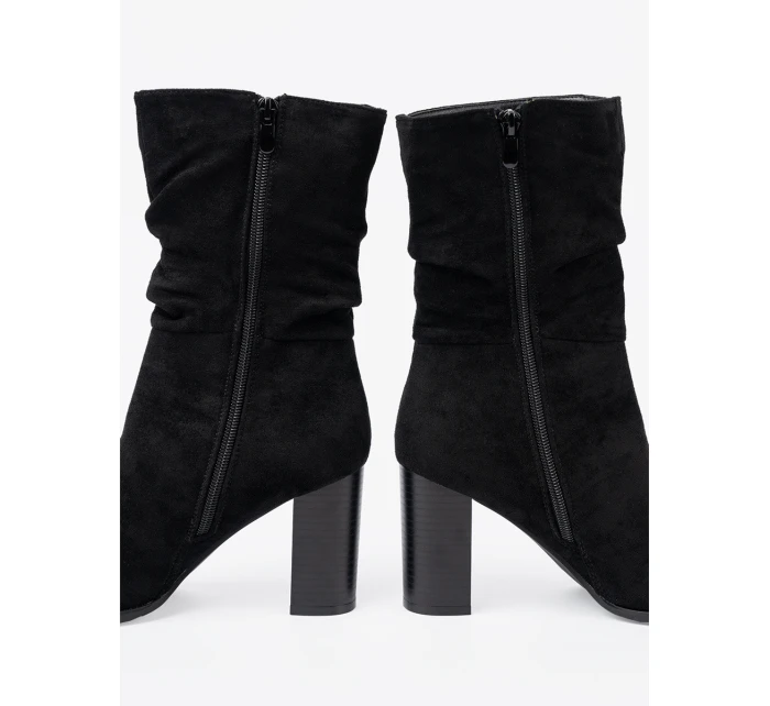 Luxusní dámské kotníčkové boty černé na širokém podpatku Luxusní dámské kotníčkové boty černé na širokém podpatku