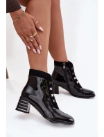 Kožené lakované dámské boty na podpatku model 21713905 Černé - D&A Kožené lakované dámské boty na podpatku model 21713905 Černé - D&A