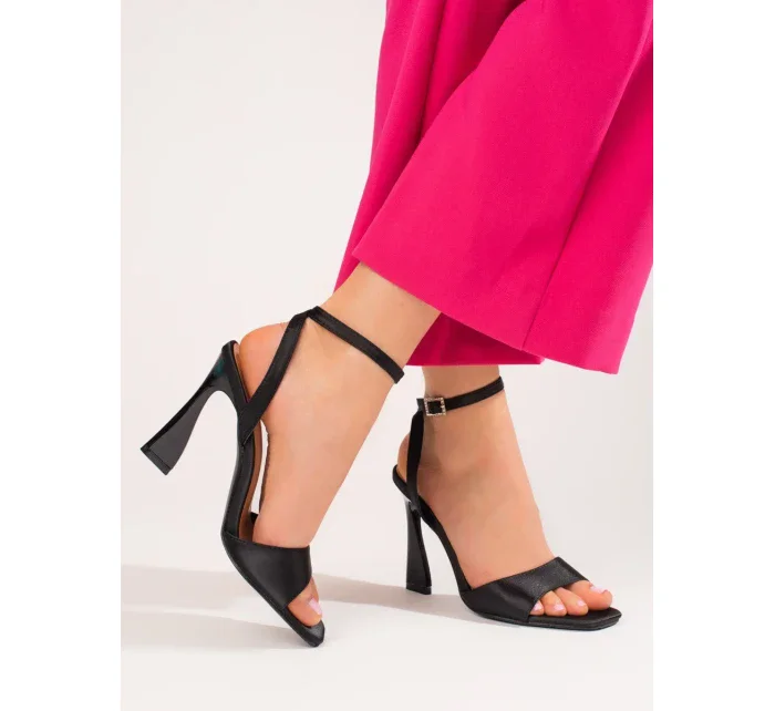 Módní černé dámské  sandály na jehlovém podpatku