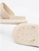 Pohodlné  nazouváky dámské Jasnobeżowy na plochém podpatku