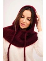 Dámská čepice s kapucí, šněrováním a copánkovým vzorem bordová