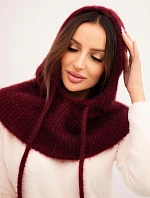 Dámská čepice s kapucí, šněrováním a copánkovým vzorem bordová