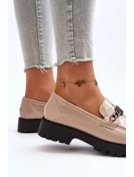 Dámské lakované mokasíny na plochém podpatku, béžová Ezoma
