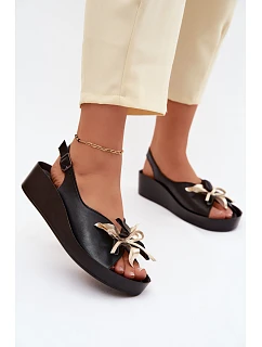 Kožené dámské sandály s ozdobou model 22133641 Černé - S.Barski