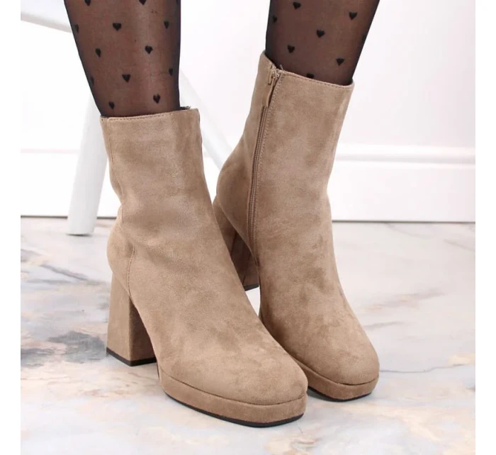 Dámské semišové kozačky na podpatku W JEZ411B béžové - Jezzi Dámské semišové kozačky na podpatku W JEZ411B béžové - Jezzi