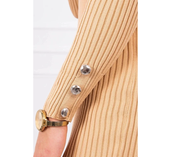 Přiléhavé svetrové šaty s knoflíky béžové barvy Přiléhavé svetrové šaty s knoflíky béžové barvy